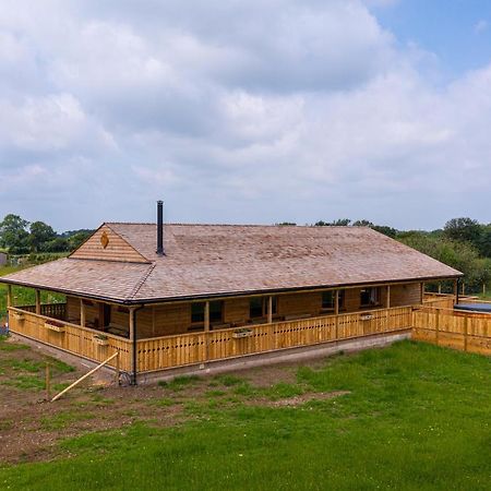 Luxury Log Cabin With A Hot Tub Stone  Extérieur photo