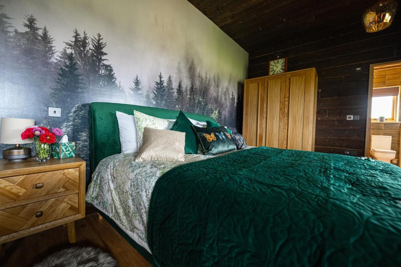 Luxury Log Cabin With A Hot Tub Stone  Extérieur photo